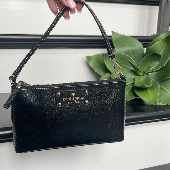 kate spade Handbags - New Kate Spade Wellesley Linet Black Leather Wristlet